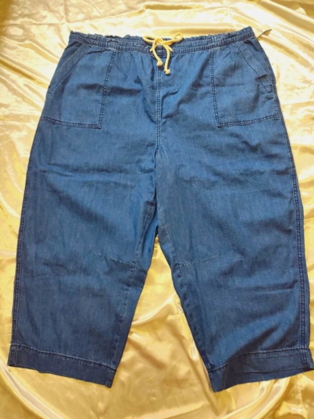 NWT Old Navy Women's Blue Denim Straight Leg Capri Pants Downstring Elastic 3X